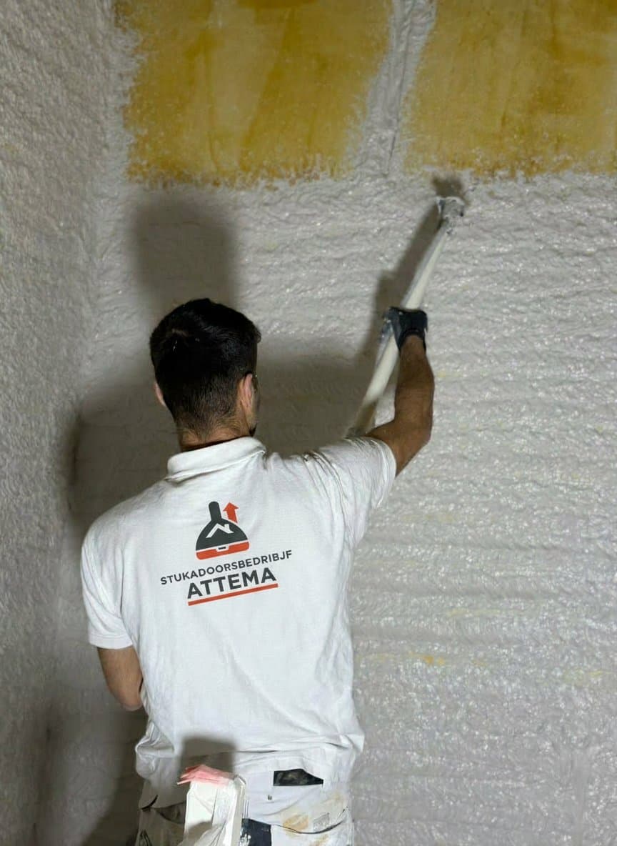 Stukadoorsbedrijf Attema vakmannen aan het werk